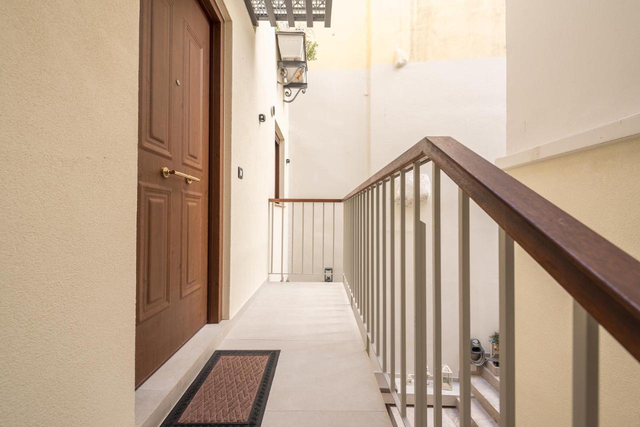 Apollonos 28 Luxury Suites Athens Ngoại thất bức ảnh