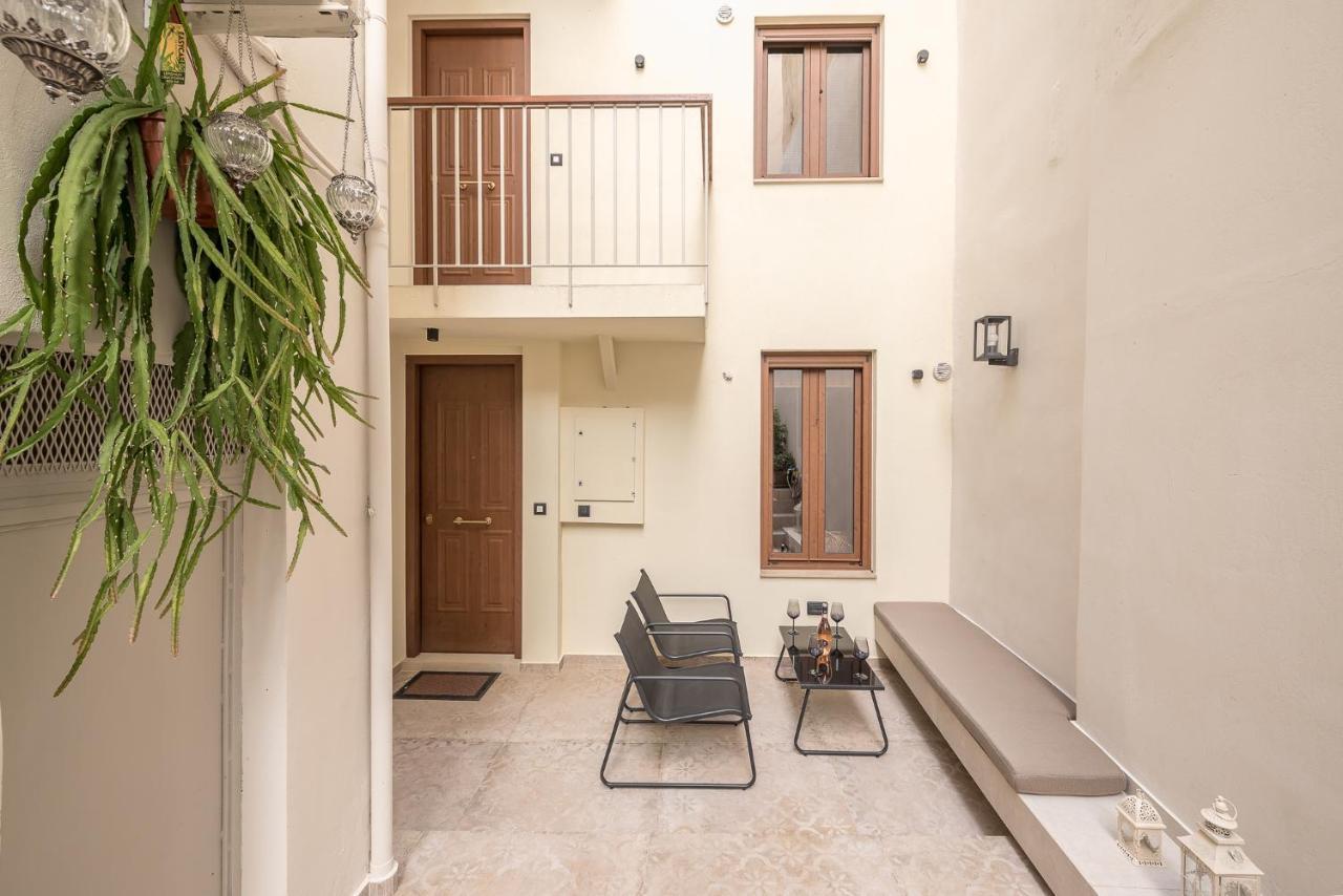 Apollonos 28 Luxury Suites Athens Ngoại thất bức ảnh